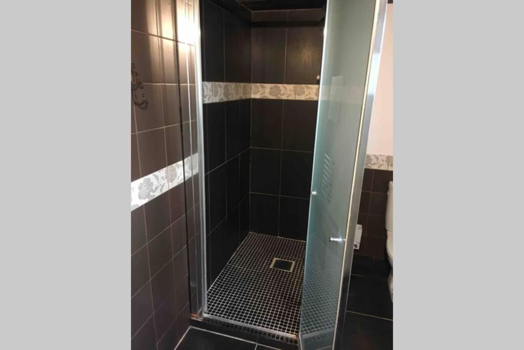 Bel Appartement En Rez De Jardin, 10Min Centre Et 300M Quais De Seine Wifi Rouen Exterior photo